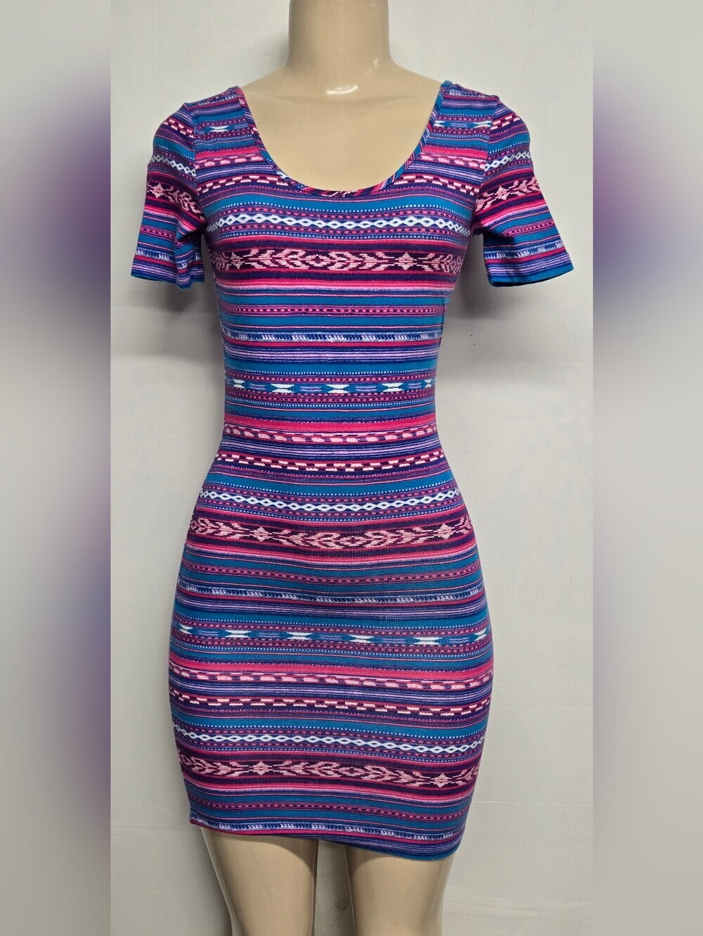 Forever 21 Bodycon Fitted Dress Stretch Scoop Neck Southwestern Pattern S